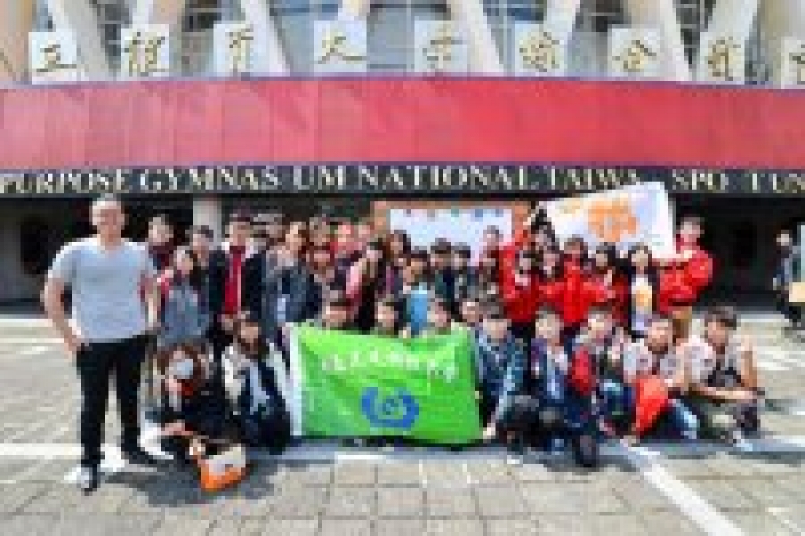 The softball team from the Department of Aeronautical Engineering won the Championship of the 2014 President’s Cup.